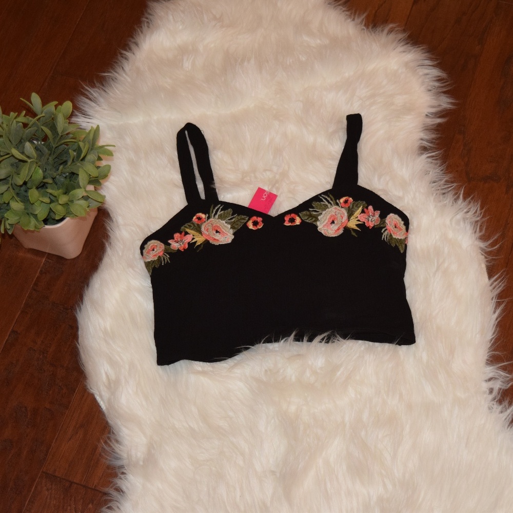 [Xhilaration] Black Floral Crop Top XS NWT